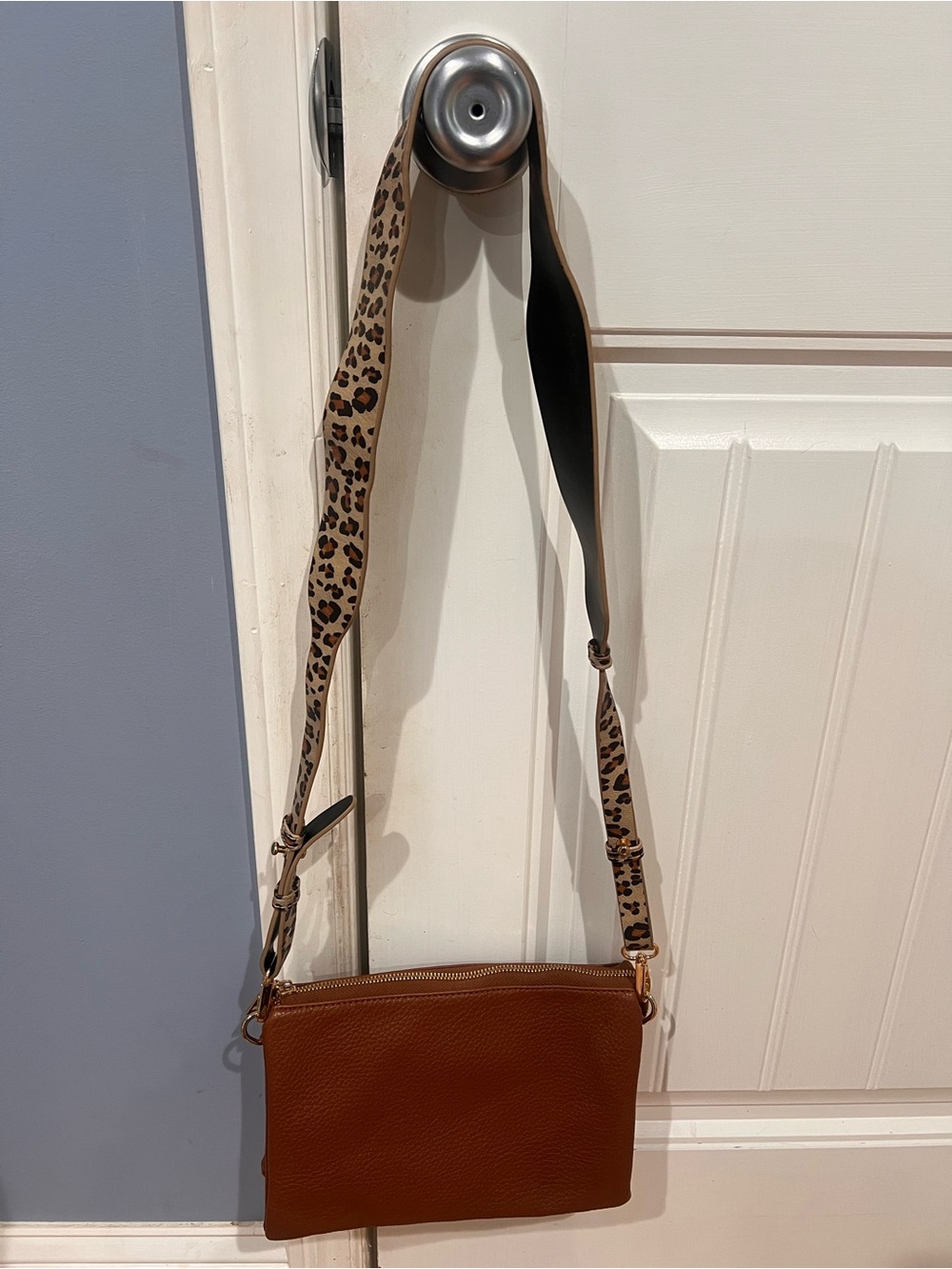 Jen & Co. Izzy Brown Crossbody with Leopard Strap and Wristlet Strap